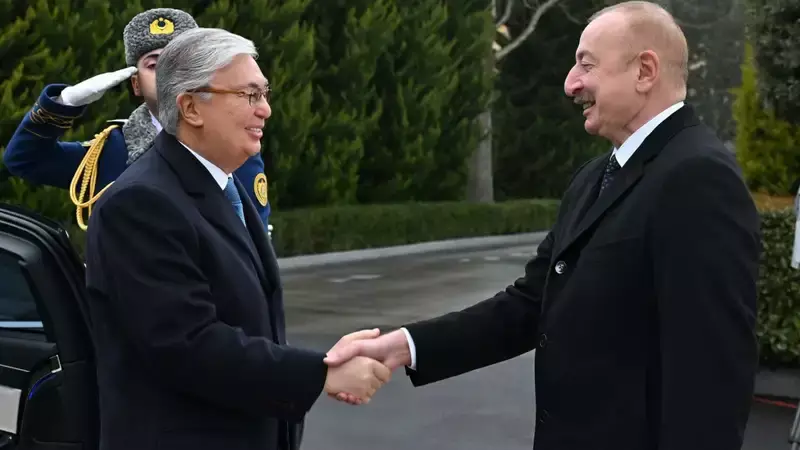 Как Ильхам Алиев встретил Касым-Жомарта Токаева