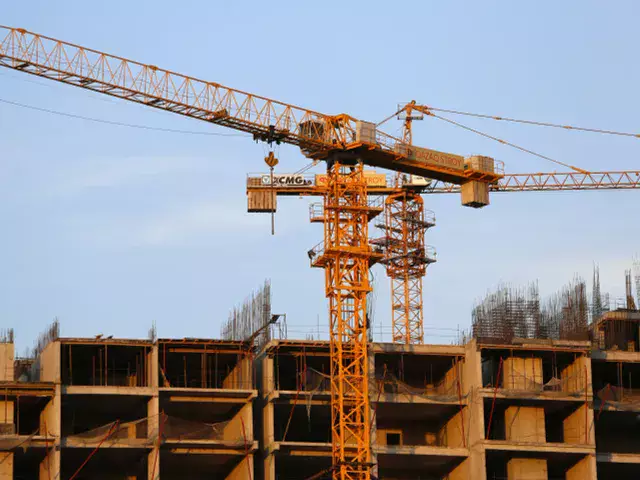 В Астане приостановили строительство 33 жилых комплексов  