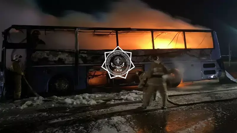 Рейсовый автобус загорелся в Атырауской области