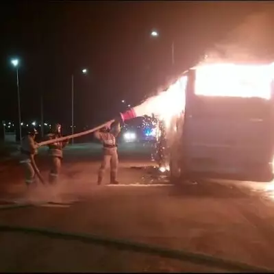 Пассажирский автобус загорелся в Атырауской области