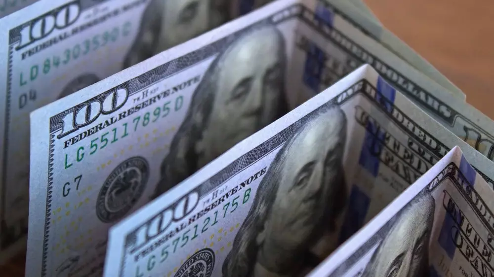 Курс доллара растет в Казахстане