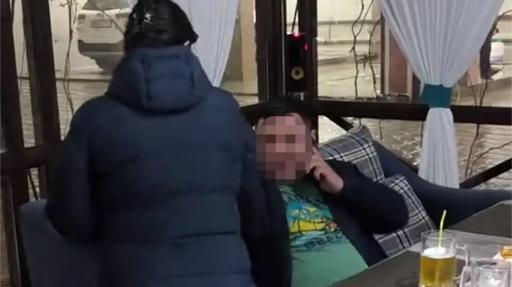 "Новый инцидент с ним не связан" - полиция о "цветочном скандалисте" в Шымкенте