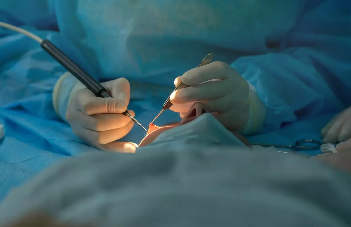 Офтальмологи спасли зрение алматинцу после серьезной травмы