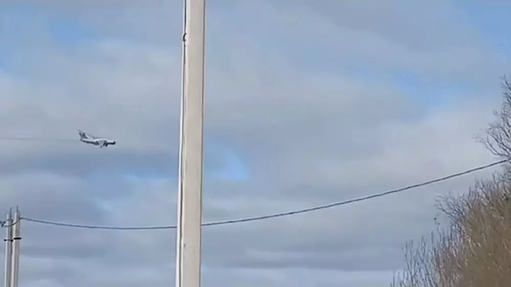 В России разбился военный самолет с 15 людьми на борту: появилось видео