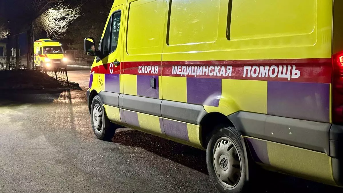Автобус насмерть сбил человека в Алматы (ВИДЕО)