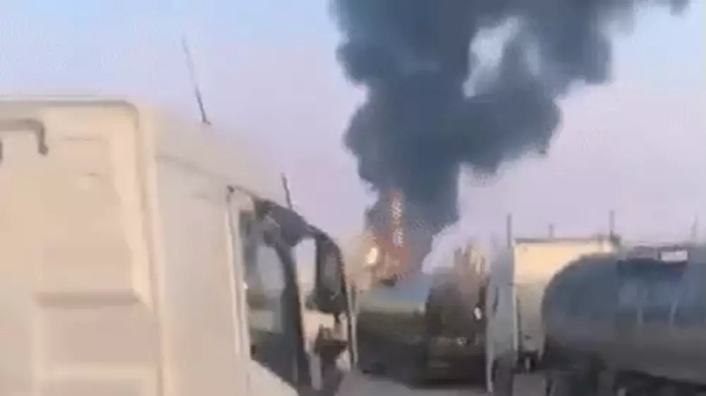 Беспилотники снова атаковали российские регионы: загорелся нефтезавод