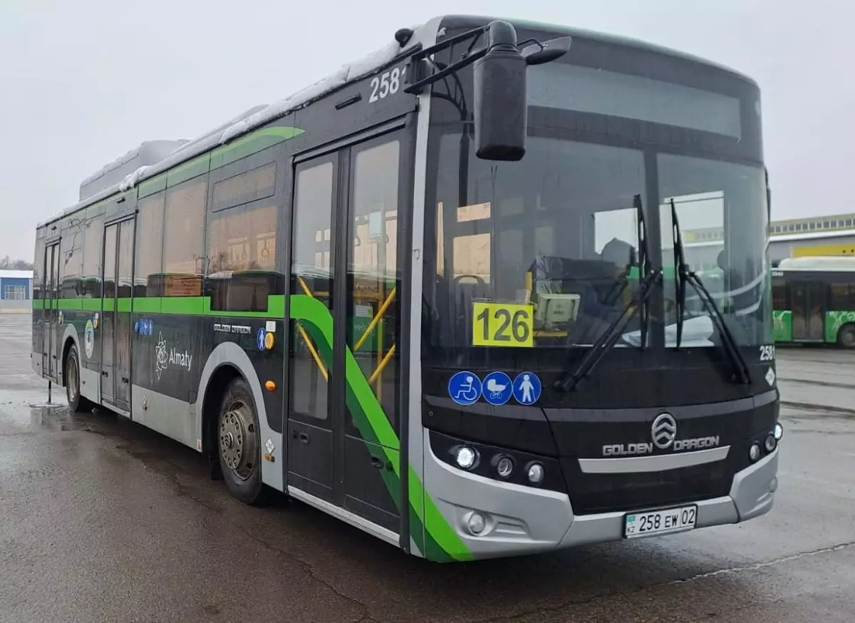 В Алматы на одном из маршрутов обновили автобусы 