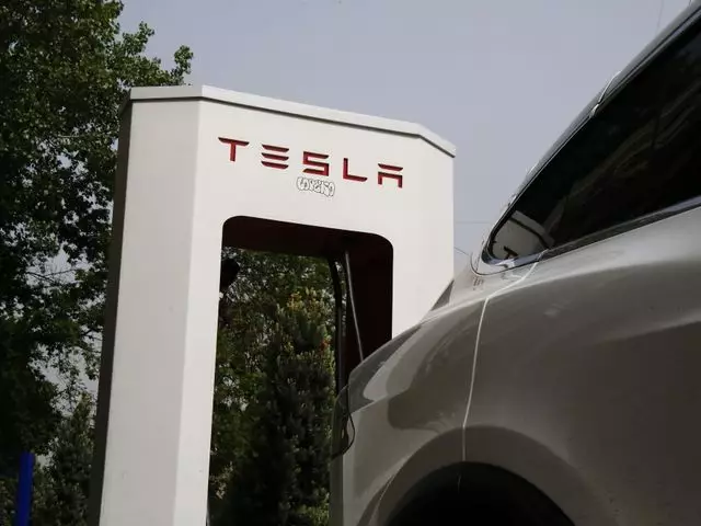 Tesla опустилась на 12-е место по капитализации компаний в США