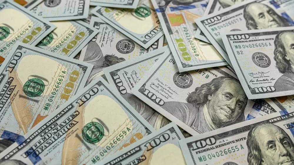 Курс доллара в Казахстане снова падает