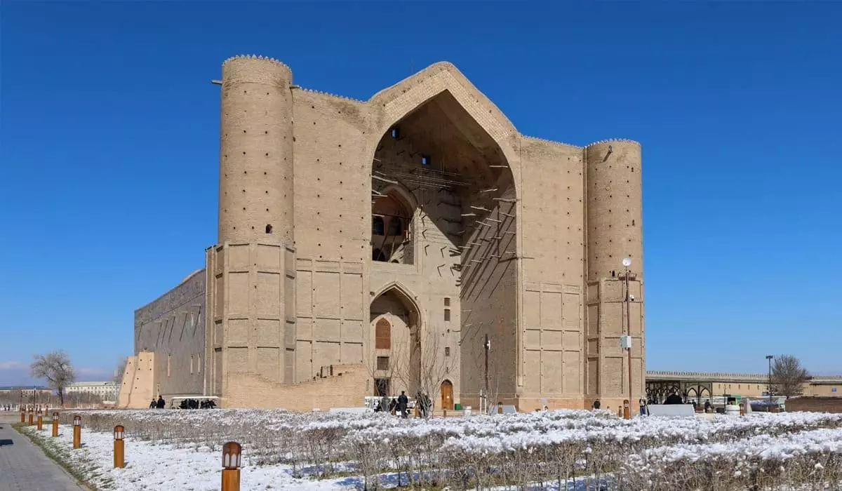 Олжас Бектенов отметил важность сохранения исторического облика мавзолея Ходжи Ахмеда Яссауи