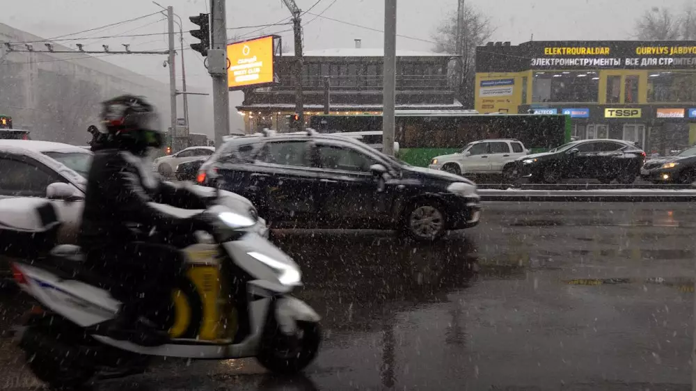 Снегопад в Алматы: что с ценами на такси