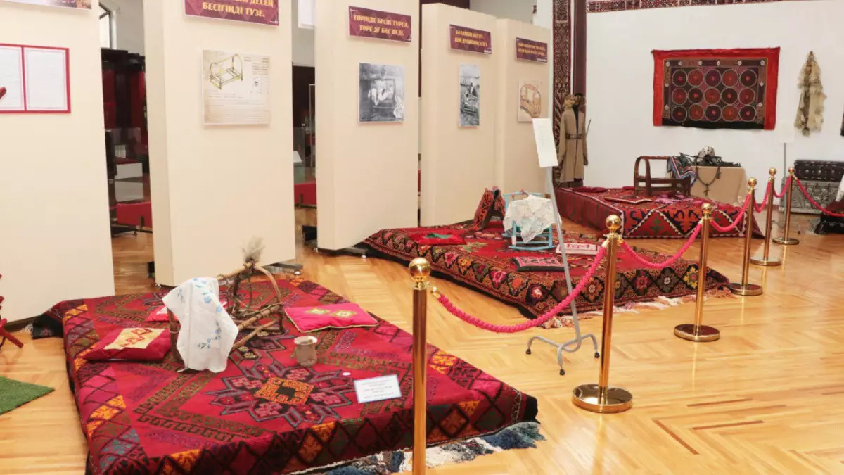 В Алматы состоялось открытие этнографической выставки «Тәрбие басы - тал бесік»