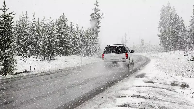 Трассы закрыли из-за снегопада и метели в четырех областях Казахстана