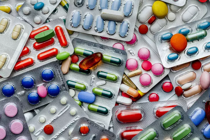 Можно ли пить просроченные таблетки и как правильно хранить лекарства