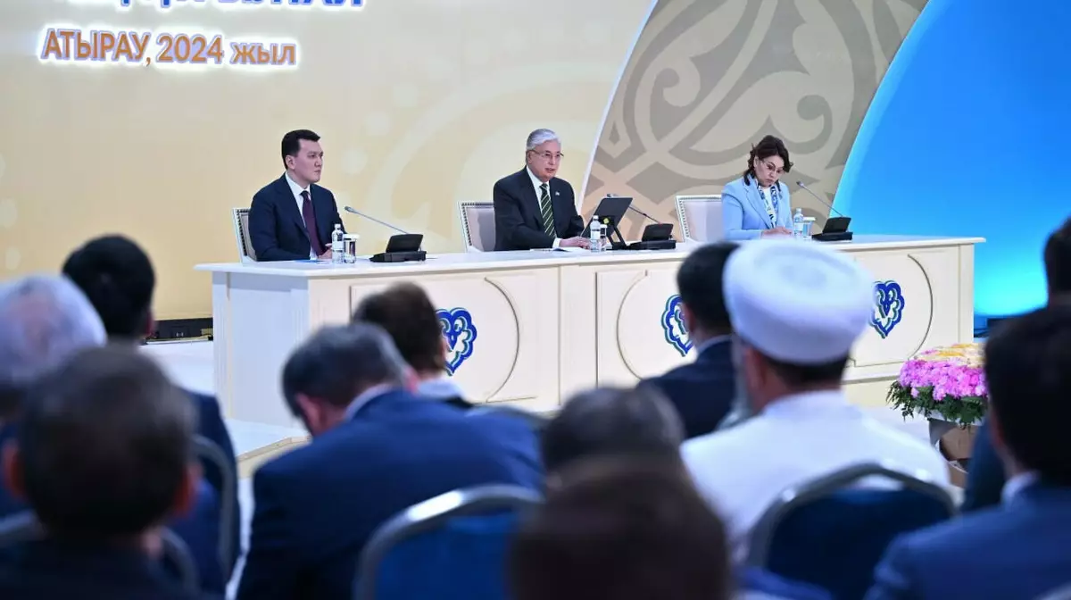 Укреплять светский статус Казахстана, считает необходимым Токаев