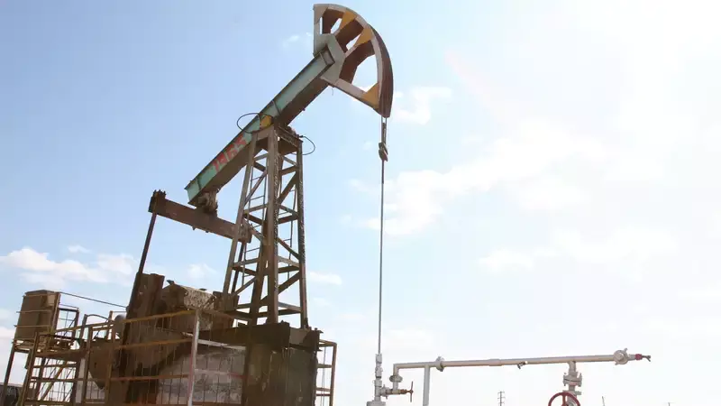 Трудоустроить бастующих в Мангистауской области нефтяников обещают в Минтруда