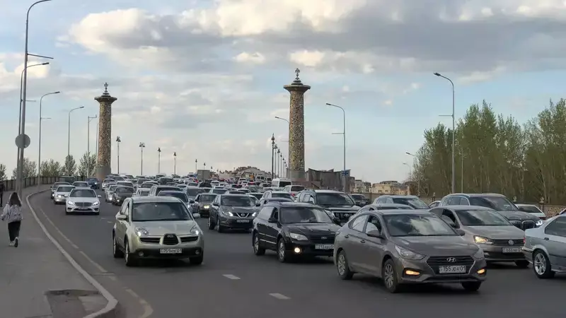 Сколько автомобилей зарегистрировано в Казахстане