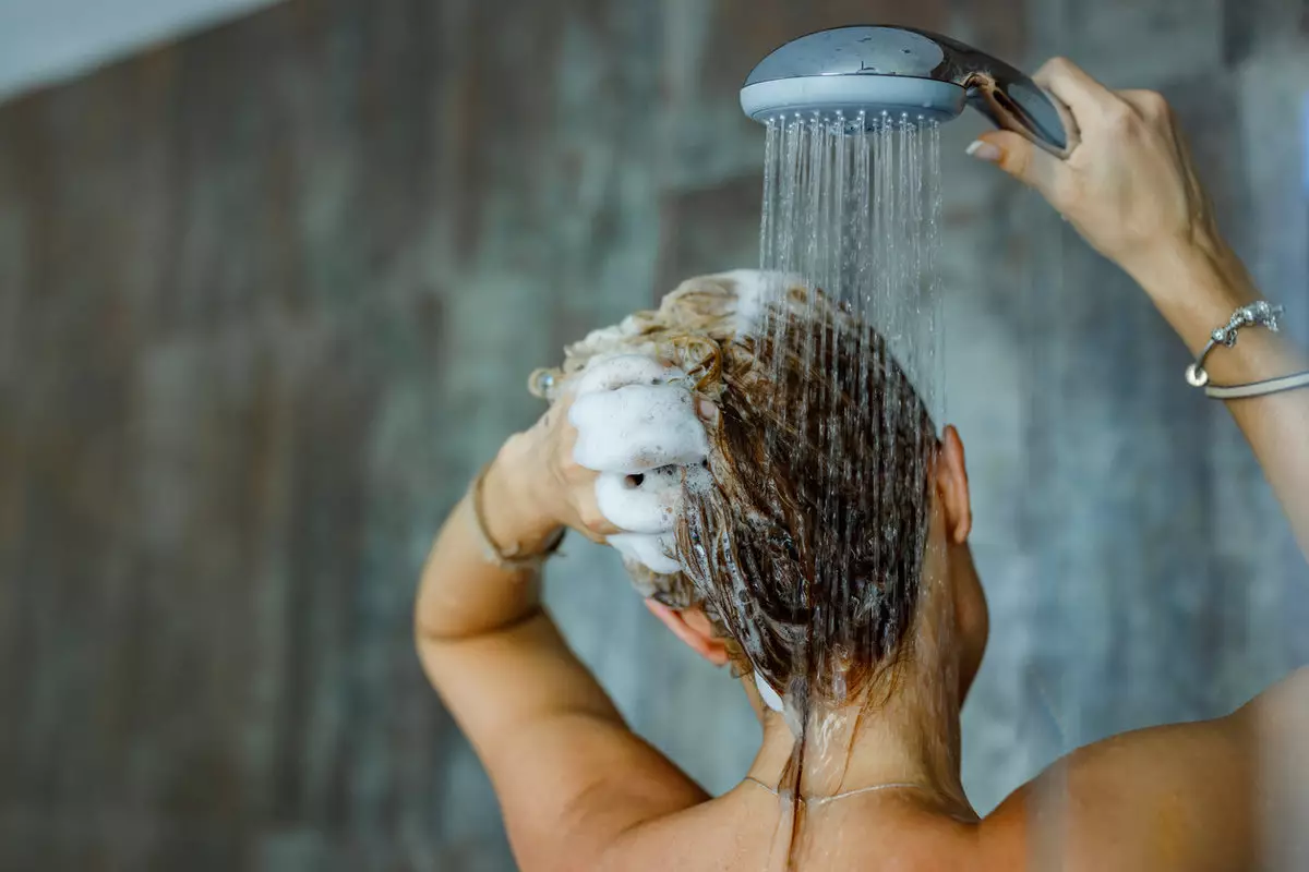 Ученые заявили, что горячий душ опасен для здоровья