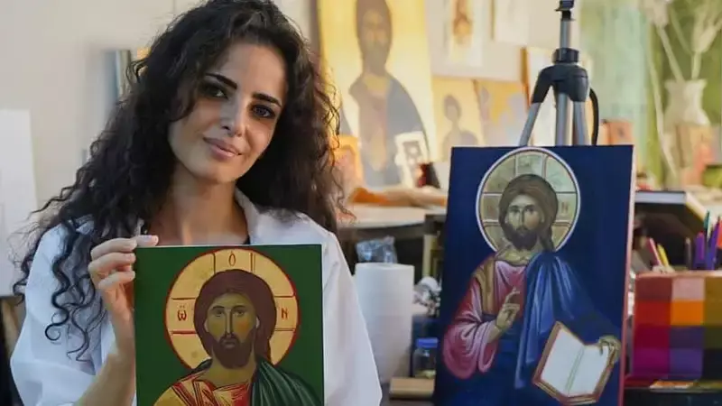 Женщина из Иордании, которая отреставрировала русскую икону "Епитафия", впервые побывала в России