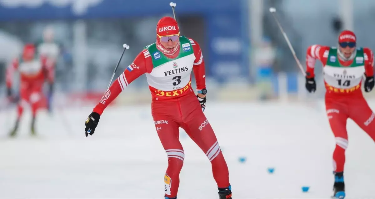 Большунов выиграл скиатлон на 20 км на чемпионате России в Малиновке