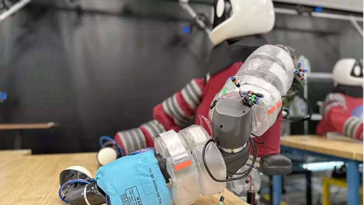 Забудьте о руках: готовый к объятиям робот Toyota подхватывает все тело