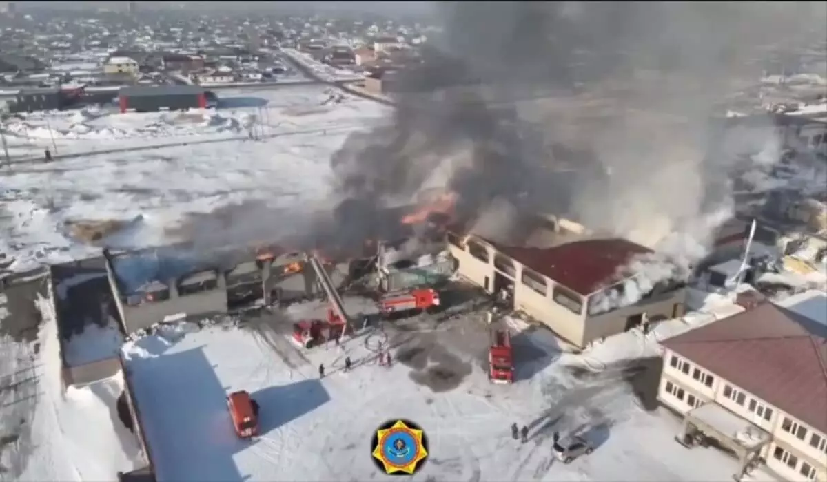 Крупный пожар сняли на видео в Астане