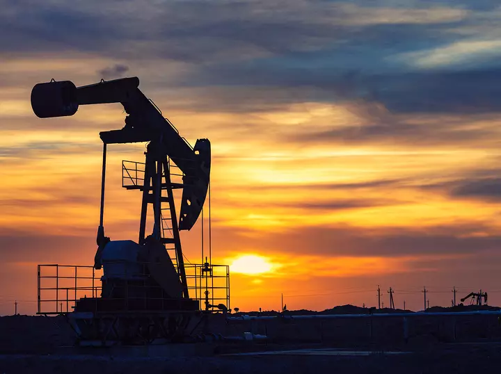 Цены на нефть растут из-за опасений о сокращении мировых поставок