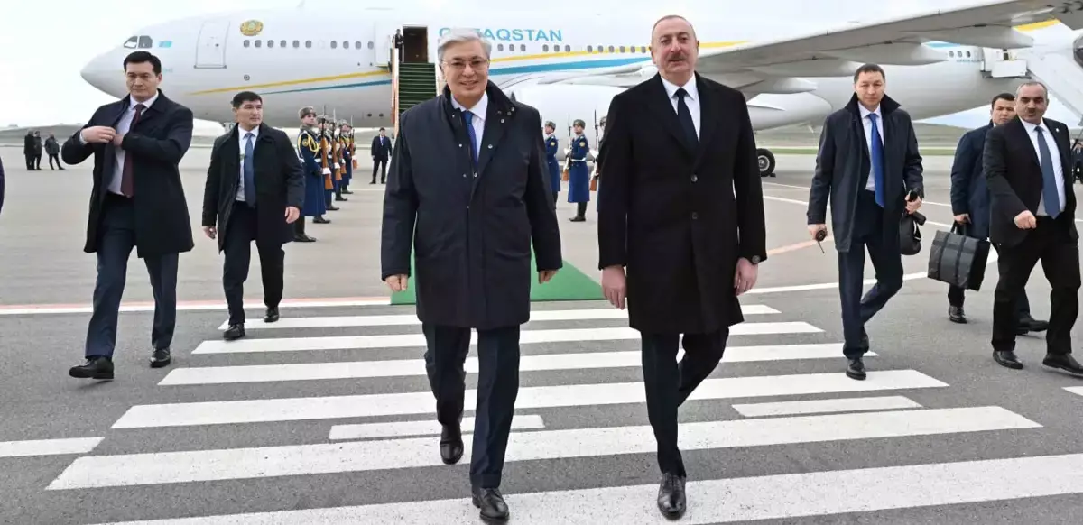 Президент Азербайджана прокатил Токаева на личном авто