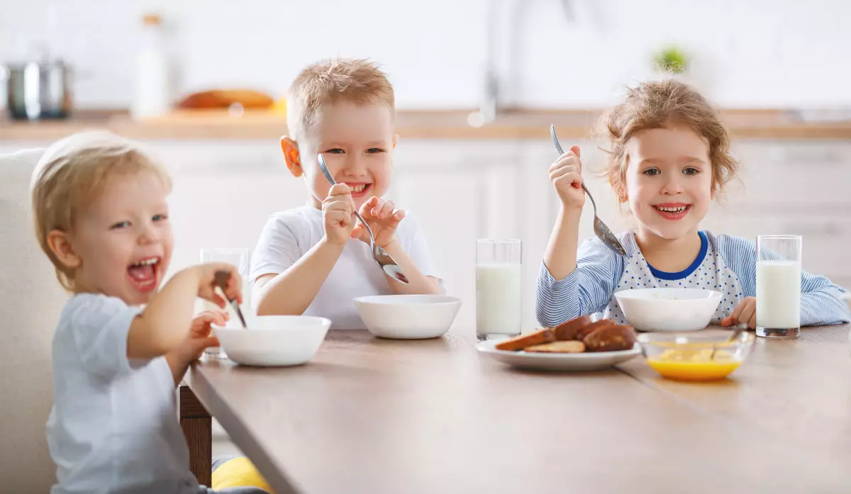 Диетолог рассказала, каким должен быть полезный завтрак ребенка