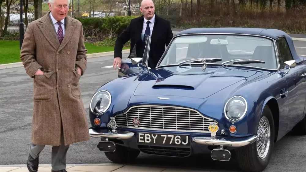 Поклонник Aston и Audi: на чем ездит король Великобритании Чарльз III