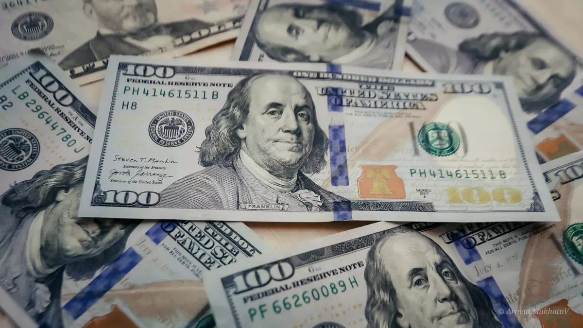Курс доллара вырос перед праздниками в Казахстане