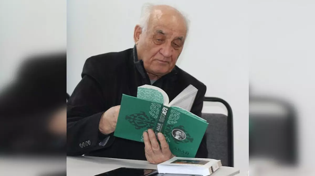 Умер казахстанский писатель Медеу Сарсеке