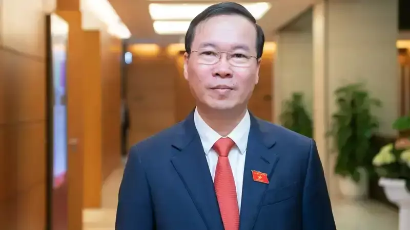 Парламент Вьетнама утвердил отставку президента через год после вступления в должность