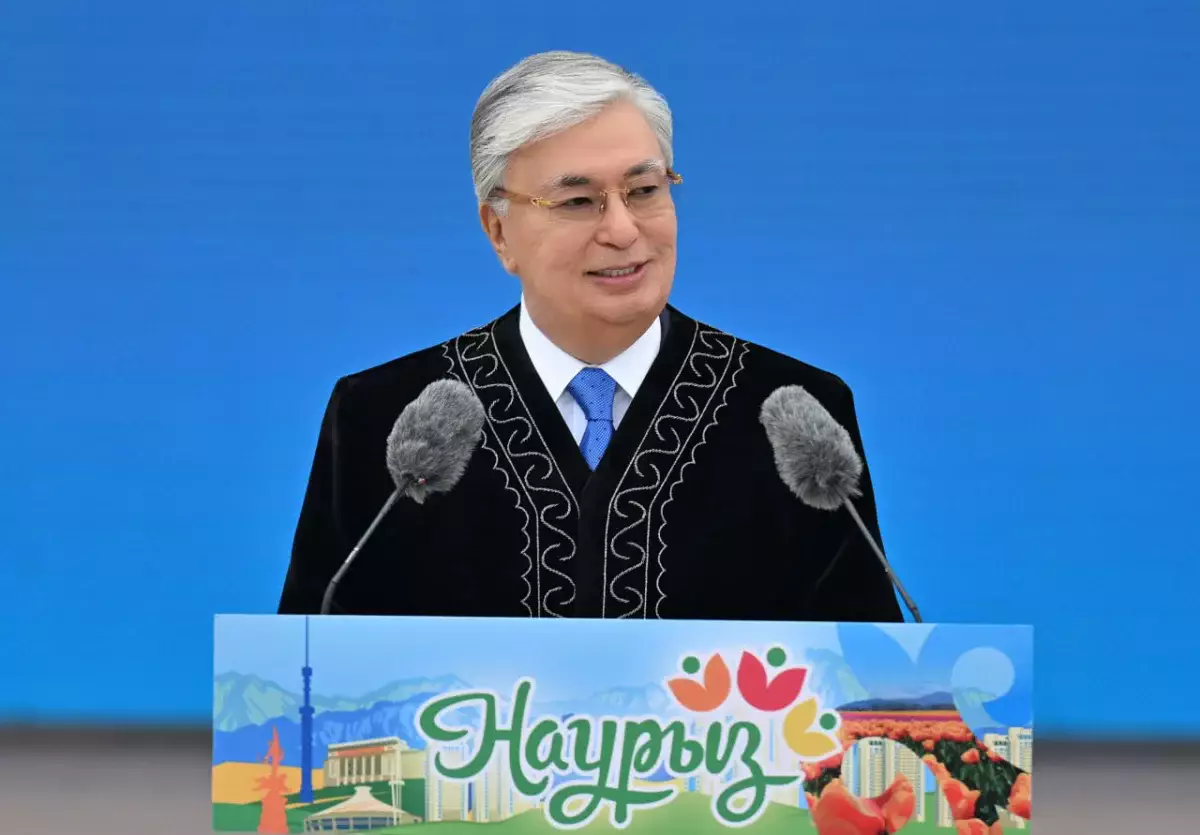 Глава государства поздравил казахстанцев с праздником Наурыз