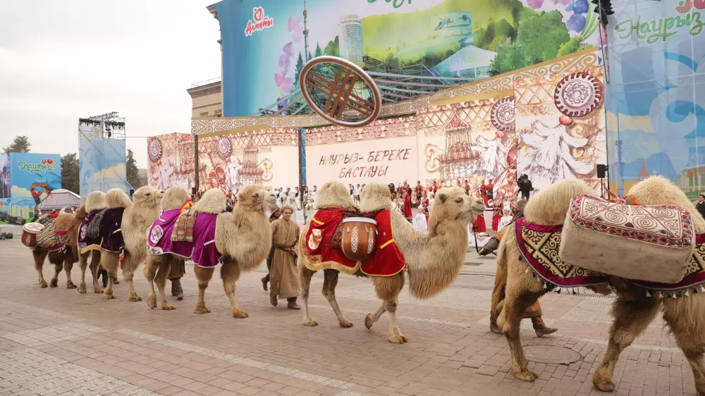 Как прошел праздничный караван на Наурыз в Алматы