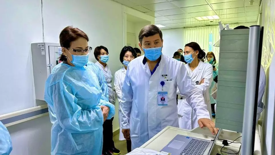 Министр здравоохранения посетила ряд столичных медицинских объектов