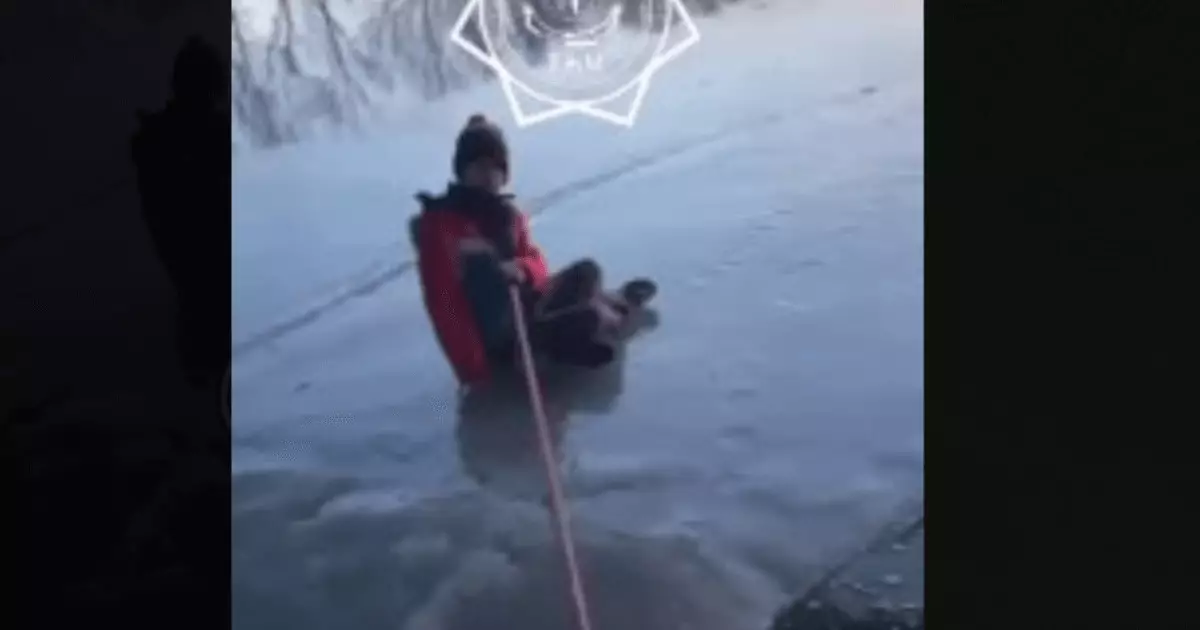   Ертіс өзенінде мұз жарылып, 11 жастағы баланы ағыс ағызып әкеткен   