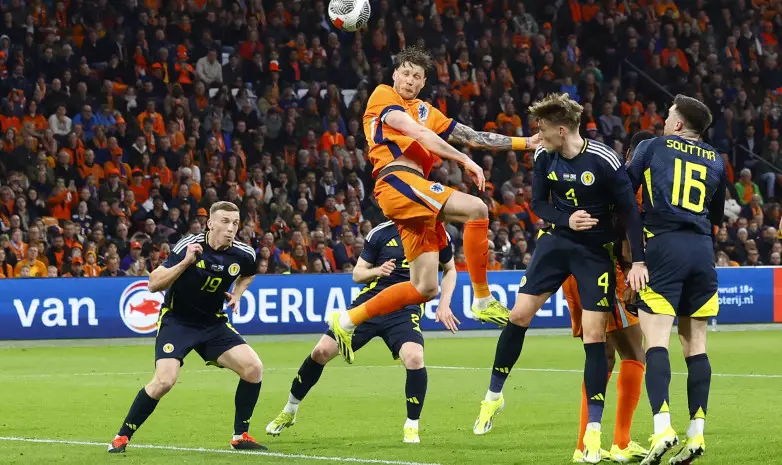 Нидерланды разгромили Шотландию в товарищеском матче