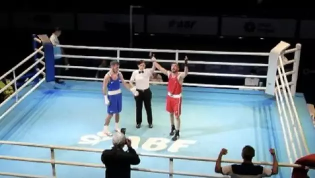 Казахстан понес первую потерю на турнире по боксу в Баку