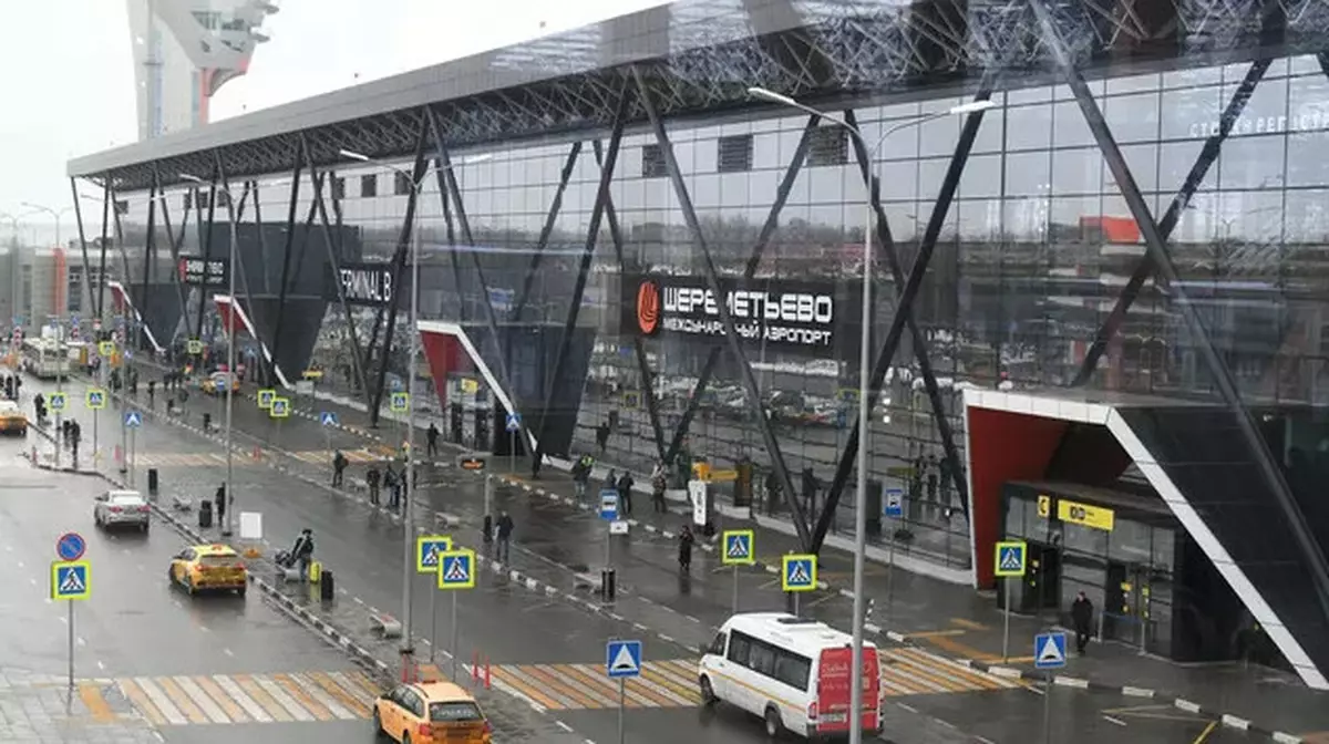 Пассажирка самолета в аэропорту Москвы заявила о наличии бомбы — СМИ
