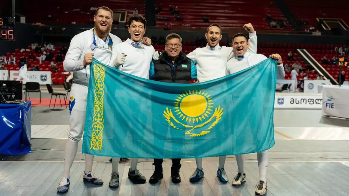 Мужская сборная Казахстана по фехтованию на шпаге квалифицировалась на Олимпиаду-2024