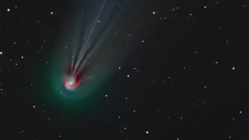 "Дьявольская комета" пройдет мимо Земли 8 апреля