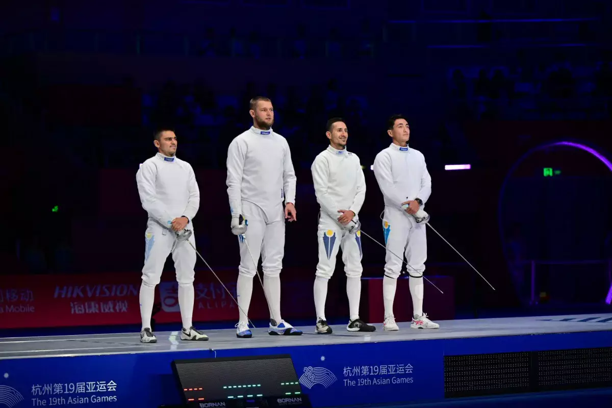 Казахстанские фехтовальщики завоевали историческую олимпийскую лицензию