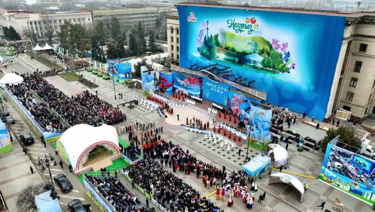 300 тысяч человек пришли на праздничные концерты в Алматы