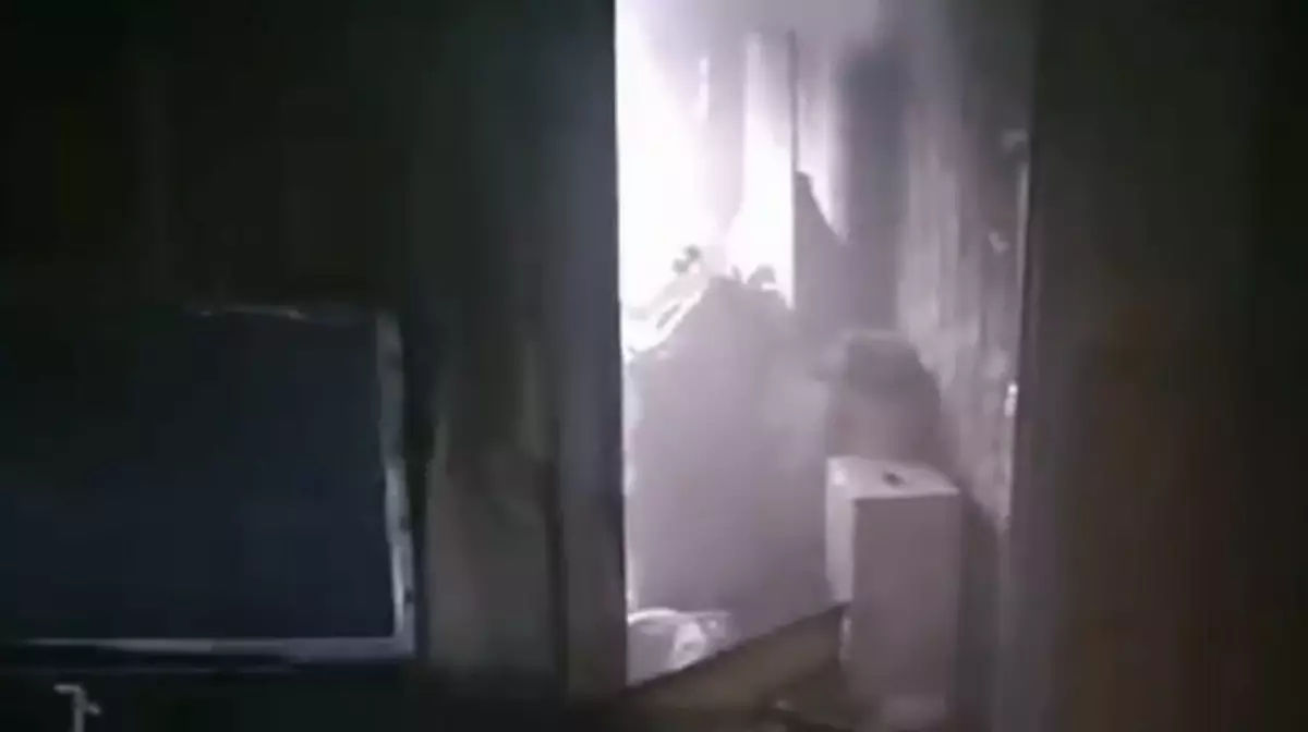 При пожаре в пятиэтажном доме в Караганде погиб мужчина