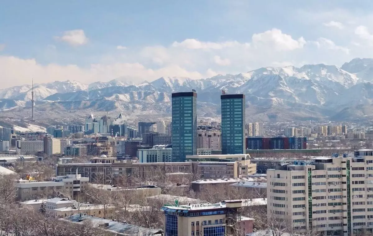 Жителям Астаны, Алматы, Актобе и Караганды сегодня опасно выходить на улицу