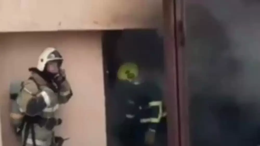 Крытый паркинг загорелся в Астане: появилось видео с места ЧП