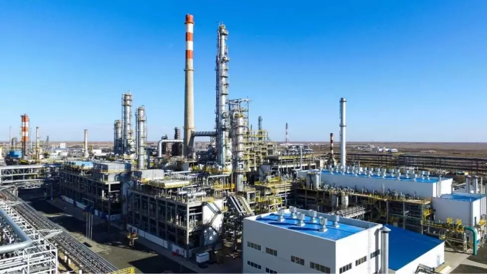 "КазМунайГаз" заявил, что не ведёт переговоров о продаже своих заводов