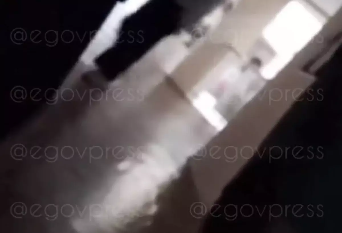 Девочки в Астане подрались прямо в коридоре школы – видео