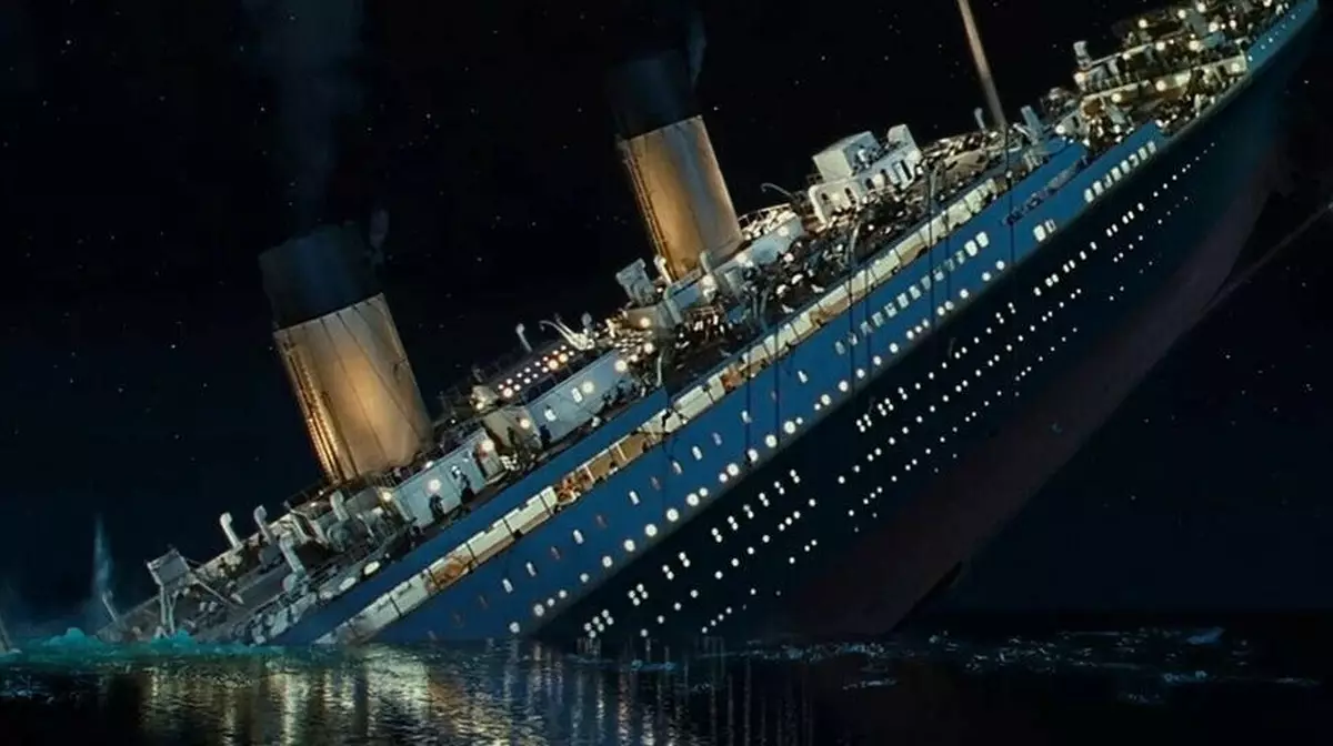 Дверь из «Титаника» продали за 718 тысяч долларов
